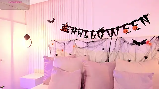 natali henao online show from 10-29-25, 10:11