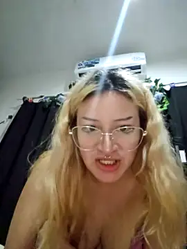 Snapshot of sadnessgyall chatting on 03-05-25, 09:05 sadnessgyall online show from 03-05-25, 09:05