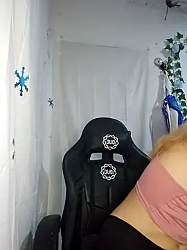 Snapshot of sadnessgyall chatting on 03-13-25, 06:16 sadnessgyall online show from 03-13-25, 06:16