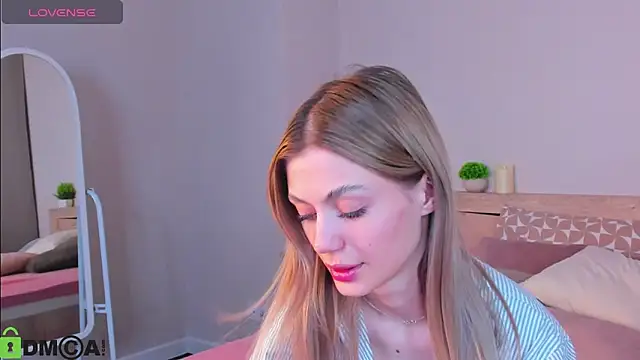 Snapshot of Cherry_Price chatting on 01-19-26, 12:58 Cherry Price online show from 01-19-26, 12:58