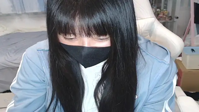 Snapshot of yua0727 chatting on 09-09-25, 01:10 yua0727 online show from 09-09-25, 01:10