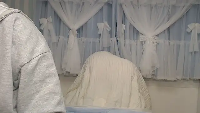 Snapshot of yua0727 chatting on 11-10-25, 01:32 yua0727 online show from 11-10-25, 01:32