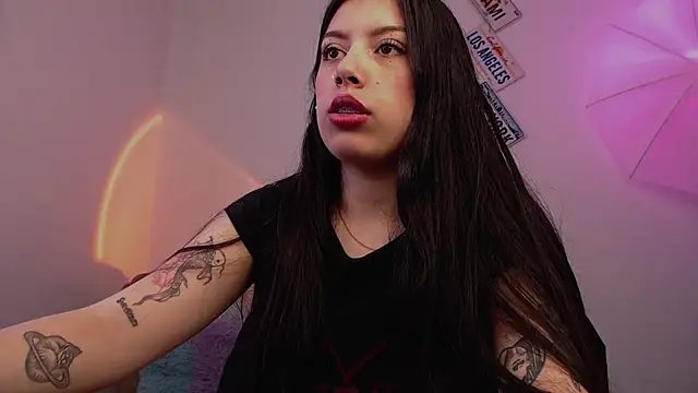 Snapshot of iam_emy chatting on 02-26-25, 05:39 iam emy online show from 02-26-25, 05:39