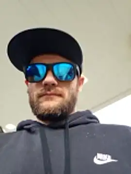 Snapshot of Spunwhiteboy1992 chatting on 03-21-26, 01:48 Spunwhiteboy1992 online show from 03-21-26, 01:48