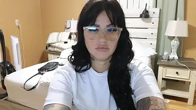 TexasTattooedHouseWife online show from 10-20-25, 02:39