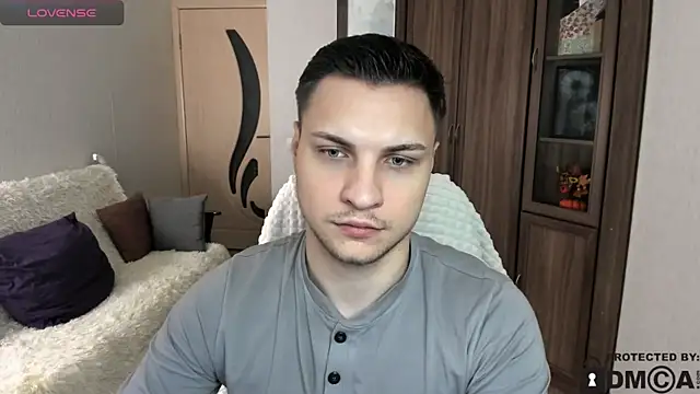 handsome guy01 online show from 10-31-25, 07:37