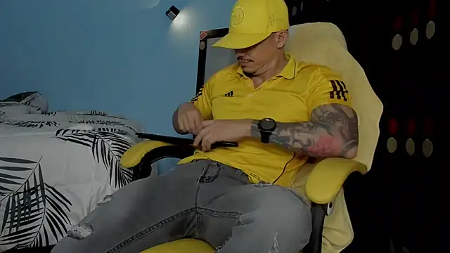 Alex motta online show from 10-11-25, 04:01