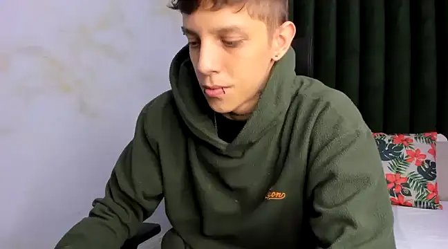 Adam hard  online show from 03-04-25, 08:27