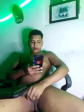 Snapshot of 628-andrew chatting on 01-17-26, 01:10 628-andrew online show from 01-17-26, 01:10