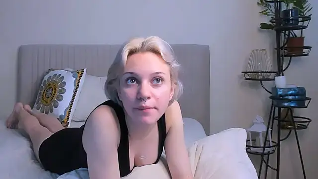 VelvetVixen155 online show from 02-25-25, 05:30