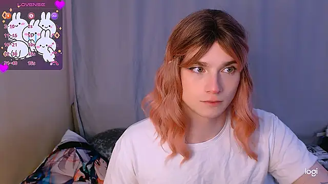 Snapshot of Alice_Hells chatting on 01-15-25, 08:20 Alice Hells online show from 01-15-25, 08:20