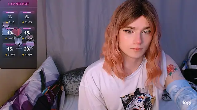 Snapshot of Alice_Hells chatting on 01-19-25, 09:22 Alice Hells online show from 01-19-25, 09:22