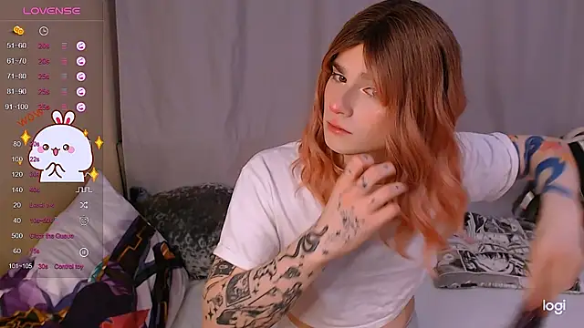 Snapshot of Alice_Hells chatting on 02-02-25, 08:13 Alice Hells online show from 02-02-25, 08:13