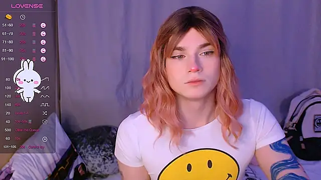 Snapshot of Alice_Hells chatting on 02-14-25, 04:15 Alice Hells online show from 02-14-25, 04:15