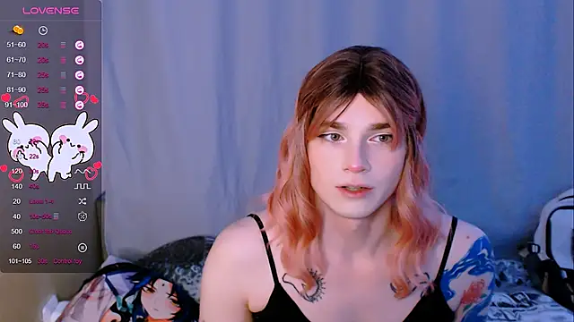 Snapshot of Alice_Hells chatting on 02-28-25, 05:04 Alice Hells online show from 02-28-25, 05:04