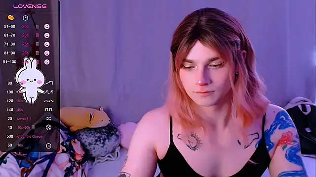 Snapshot of Alice_Hells chatting on 10-02-25, 05:58 Alice Hells online show from 10-02-25, 05:58