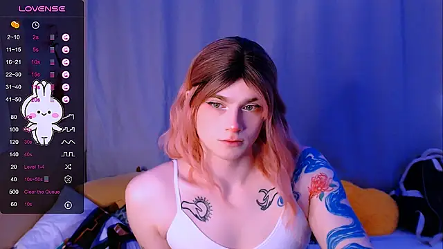 Snapshot of Alice_Hells chatting on 11-02-25, 05:32 Alice Hells online show from 11-02-25, 05:32