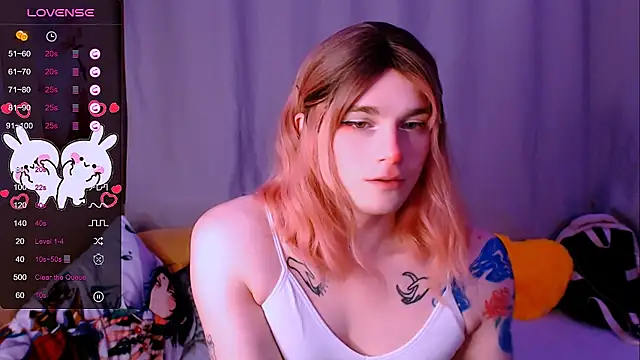 Snapshot of Alice_Hells chatting on 11-27-25, 01:46 Alice Hells online show from 11-27-25, 01:46