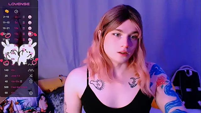 Snapshot of Alice_Hells chatting on 12-19-25, 06:53 Alice Hells online show from 12-19-25, 06:53