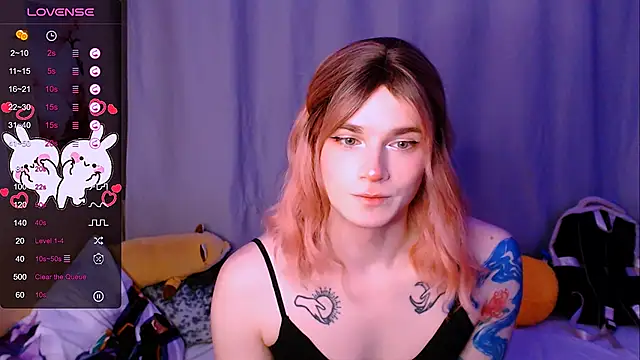 Snapshot of Alice_Hells chatting on 01-16-26, 04:38 Alice Hells online show from 01-16-26, 04:38