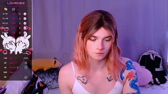 Snapshot of Alice_Hells chatting on 01-17-26, 07:24 Alice Hells online show from 01-17-26, 07:24