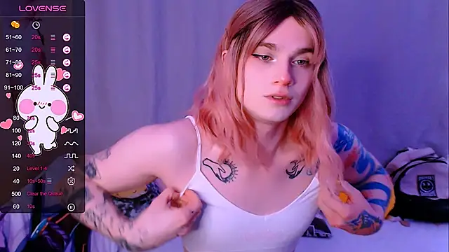 Snapshot of Alice_Hells chatting on 02-23-26, 06:44 Alice Hells online show from 02-23-26, 06:44