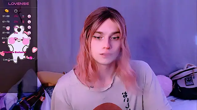 Snapshot of Alice_Hells chatting on 02-26-26, 08:13 Alice Hells online show from 02-26-26, 08:13