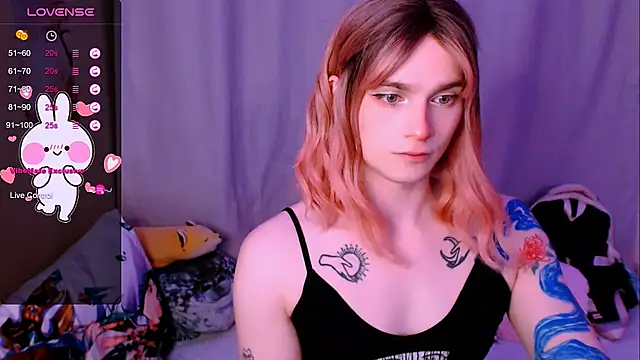 Snapshot of Alice_Hells chatting on 03-25-26, 05:30 Alice Hells online show from 03-25-26, 05:30