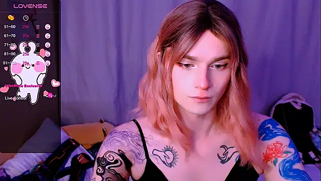 Snapshot of Alice_Hells chatting on 04-02-26, 03:09 Alice Hells online show from 04-02-26, 03:09