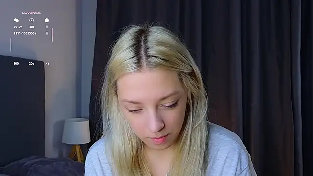 Snapshot of EngelFugler chatting on 09-21-25, 11:12 EngelFugler online show from 09-21-25, 11:12