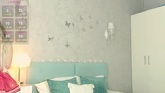 Snapshot of LianaCruz__ chatting on 12-27-24, 07:08 LianaCruz online show from 12-27-24, 07:08