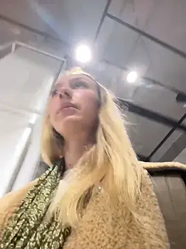 Lia  Love online show from 10-27-25, 12:20