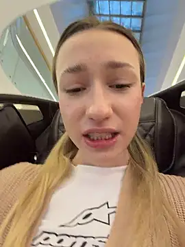 Lia  Love online show from 01-15-26, 01:16