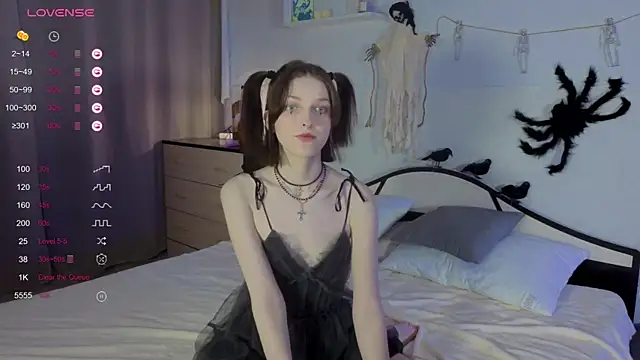 Snapshot of Sweet_Paradox chatting on 10-20-25, 10:10 Sweet Paradox online show from 10-20-25, 10:10