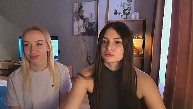 Snapshot of ShySonya chatting on 11-23-25, 10:59 ShySonya online show from 11-23-25, 10:59