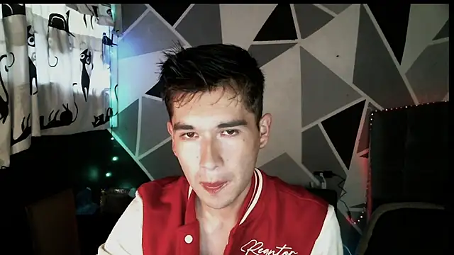 Snapshot of samael1107 chatting on 12-23-24, 10:01 samael1107 online show from 12-23-24, 10:01