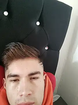 Snapshot of samael1107 chatting on 10-10-25, 02:38 samael1107 online show from 10-10-25, 02:38