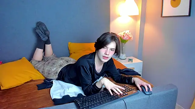 Angel shiny online show from 12-23-24, 03:40