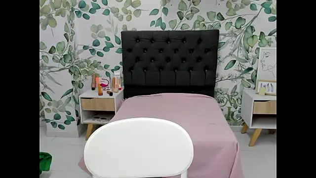 Snapshot of lauren_rios7 chatting on 12-14-24, 12:55 lauren rios7 online show from 12-14-24, 12:55