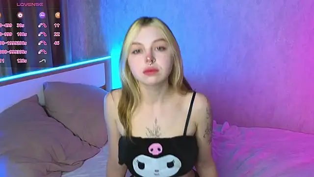 HildaEvatt online show from 01-17-25, 04:39