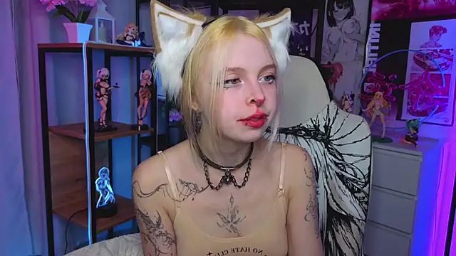 HildaEvatt online show from 10-01-25, 04:07