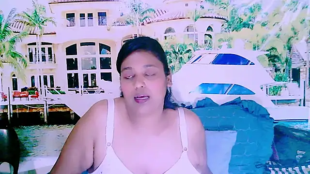 Snapshot of IndianYummy chatting on 12-11-24, 11:54 IndianYummy online show from 12-11-24, 11:54