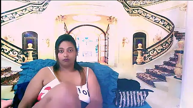 Snapshot of IndianYummy chatting on 12-19-24, 11:46 IndianYummy online show from 12-19-24, 11:46