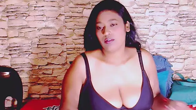 Snapshot of IndianYummy chatting on 03-10-25, 04:35 IndianYummy online show from 03-10-25, 04:35