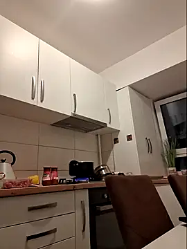 AveryWillow online show from 02-02-25, 06:53