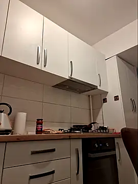 AveryWillow online show from 02-19-25, 08:10