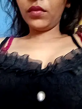 Snapshot of Sanjana-Mehar chatting on 11-08-25, 12:11 Sanjana-Mehar online show from 11-08-25, 12:11