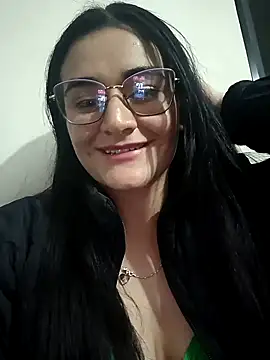 Snapshot of Hanna_Kinsley chatting on 12-21-24, 04:19 Hanna Kinsley online show from 12-21-24, 04:19