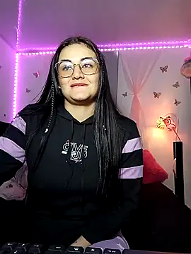 Snapshot of Hanna_Kinsley chatting on 01-19-25, 07:46 Hanna Kinsley online show from 01-19-25, 07:46