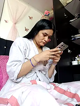 Snapshot of Hanna_Kinsley chatting on 03-12-25, 01:51 Hanna Kinsley online show from 03-12-25, 01:51